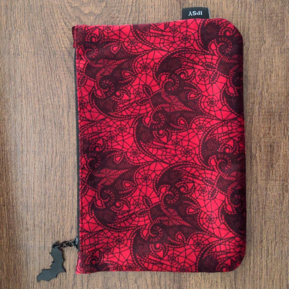 🌼Red and black Halloween gothic bat makeup bag
